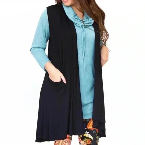 NWT Agnes & Dora Cascade Vest Cardi Black Pockets Soft Sz M - Picture 1 of 11
